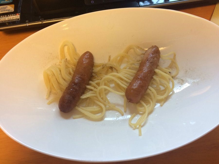 よく見る「ウィンナーにパスタを刺してゆでる」ヤツやってみた → 謎の生命体が爆誕してしまう