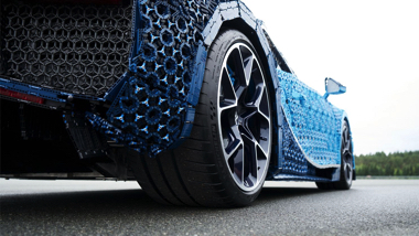 ブガッティ シロン レゴ 原寸大