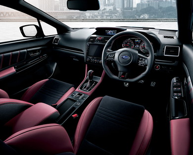 WRX S4 STI Sport：内装