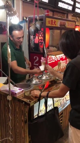 トルコアイス パフォーマンス