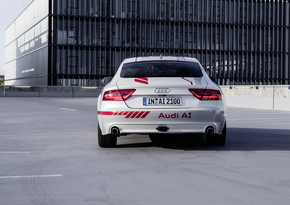 アウディ A7 4ドアクーペ