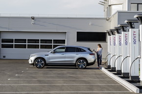 ベンツ EV EQC