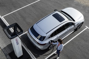 ベンツ EV EQC