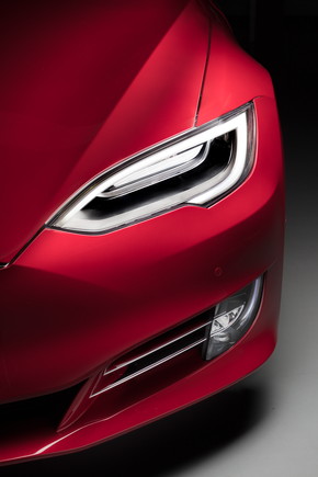 テスラ Anyca カーシェア