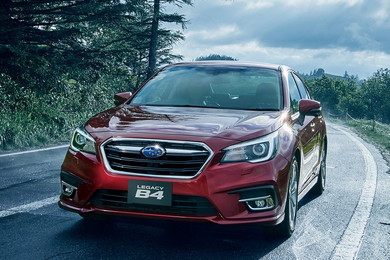 レガシィ B4（写真：SUBARU、以下同）