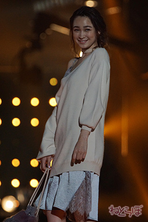 TGC 河北麻友子 中条あやみ