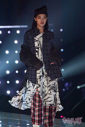 TGC 河北麻友子 中条あやみ