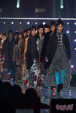 TGC 河北麻友子 中条あやみ