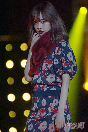 TGC 河北麻友子 中条あやみ