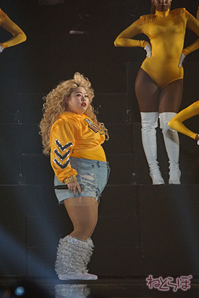 TGC 河北麻友子 中条あやみ