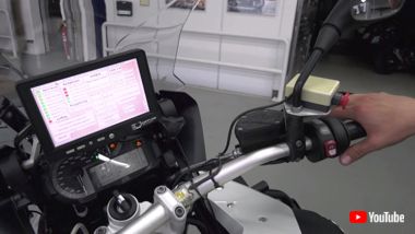 BMW 自動運転 バイク 二輪 モトラッド