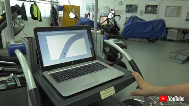 BMW 自動運転 バイク 二輪 モトラッド