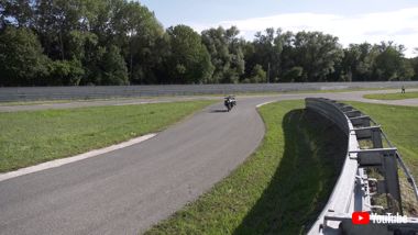 BMW 自動運転 バイク 二輪 モトラッド