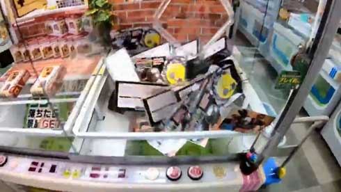 クレーンゲーム 大事件 UFOキャッチャー 景品 崩れる