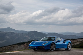 フェラーリ 488 オイル交換