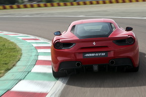 フェラーリ 488 オイル交換