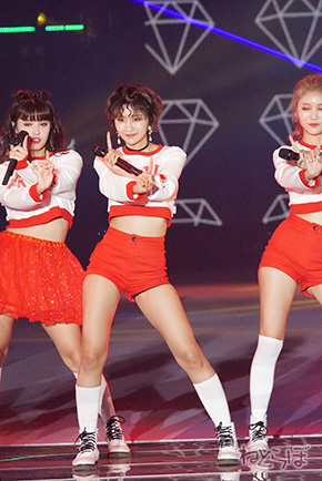 MOMOLAND BBoom BBoom BAAM ガルアワ