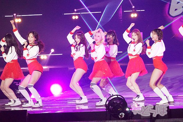 MOMOLAND BBoom BBoom BAAM ガルアワ