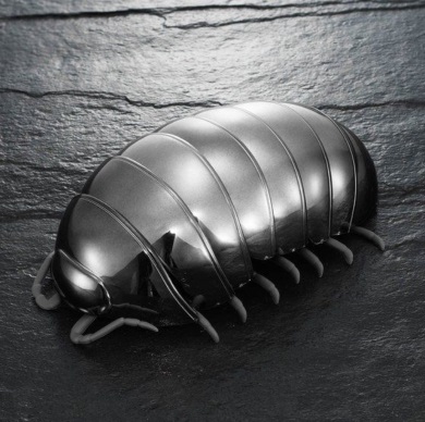 プレミアムバンダイが「メタリックだんごむし」発売
