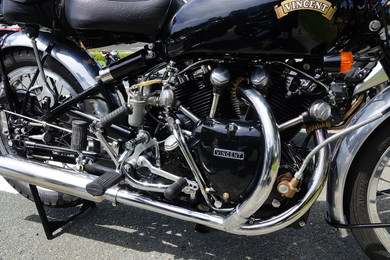 ヴィンセント ブラックシャドウ 世界最速 バイク 伝説 レストア レトロ