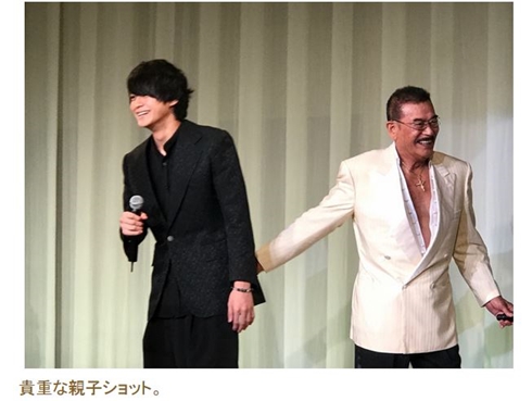 眞栄田郷敦 新田真剣佑 兄弟 千葉真一 イケメン 美形 北山みつき