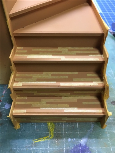 巨大なコンセントだと思ったら部屋が小人サイズだった　リアルすぎて見分けがつかない手作りのミニチュアがすごい