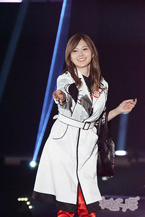 GirlsAward 2018 A/W：まいやんの“キメ顔→ニコッ”にハート