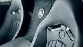 ヴェイロン オイル交換 200万円