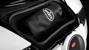 ヴェイロン オイル交換 200万円