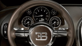 ヴェイロン オイル交換 200万円