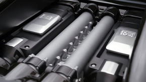 ヴェイロン オイル交換 200万円