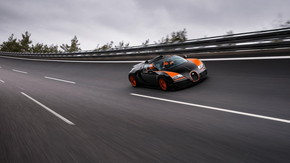 ヴェイロン オイル交換 200万円