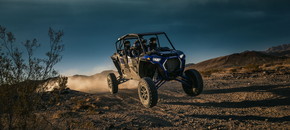 RZR オフロード 4人乗り