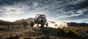 RZR オフロード 4人乗り