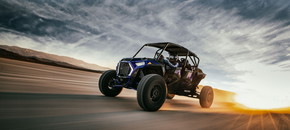 RZR オフロード 4人乗り