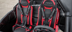 RZR オフロード 4人乗り