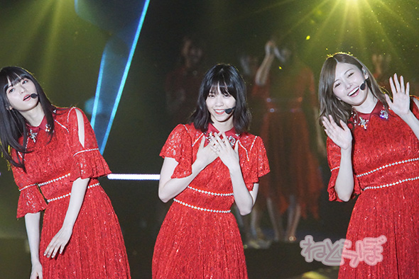 乃木坂46 - バドミントン 白石麻衣 西野七瀬 ジコチューで行こう！ 生写真 乃木坂46 21stシングル「ジコチューで行こう！」初回仕様限定