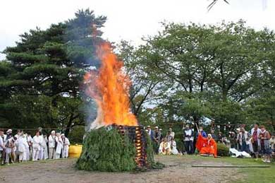 炎上供養 国上寺 柴燈大護摩火渡り大祭 募集