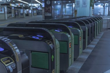 街から人が消えた日 新宿駅 写真 おる汰