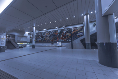 街から人が消えた日 新宿駅 写真 おる汰