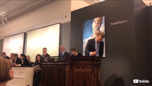 banksy 少女と風船 オークション 落札 自壊