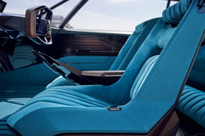 プジョー EV 自動運転