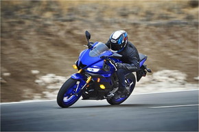 YZF-R3 R25 ヤマハ