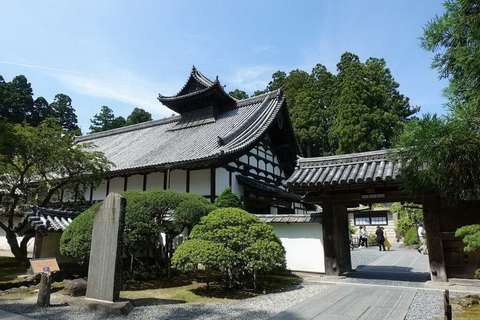 トリップアドバイザー