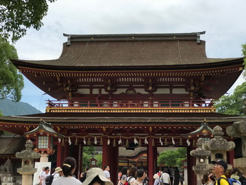 トリップアドバイザー