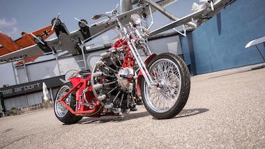 レッドバロン バイク 星型9気筒エンジン