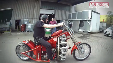 レッドバロン バイク 星型9気筒エンジン