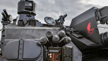 ブラックナイト 戦車 英国 チャレンジャー2