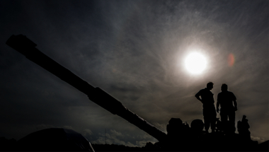 ブラックナイト 戦車 英国 チャレンジャー2