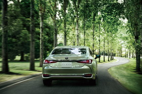 レクサス ES デジタルミラー